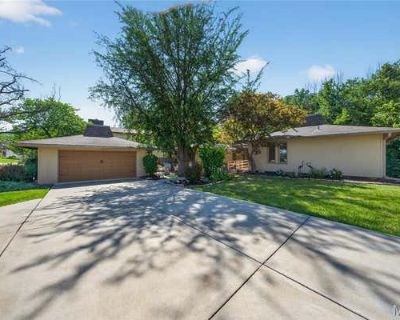 4 Bedroom 4BA 2597 ft Single Family Home For Sale in LAKE ST LOUIS, MO