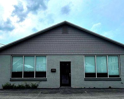 3300 ft Commercial Property For Sale in Hudson Falls, NY