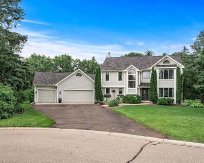 4 Bedroom 3BA 2315 ft Single Family Home For Sale in WOODBURY, MN