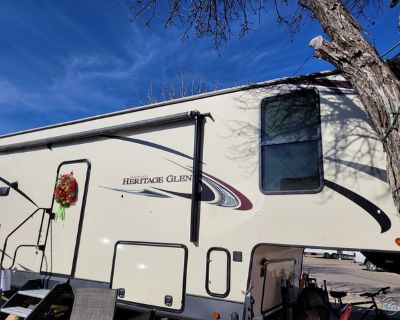 2020 Forest River Wildwood Heritage Glen 356QB