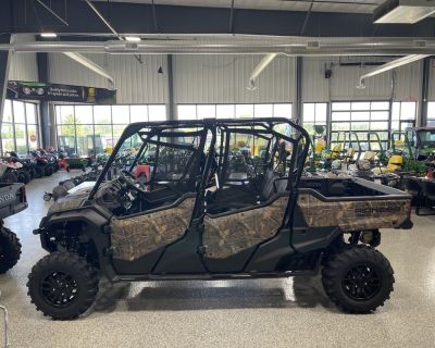 2023 Honda Pioneer 1000-6 Deluxe Crew Camo