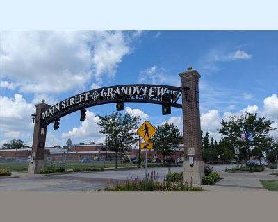 Room for Rent with Private Bathroom in 4 bedrooms House, Grandview, Missouri