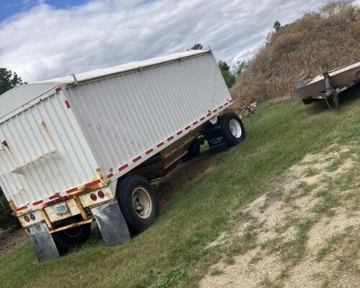 1989 REC 20 Pup Trailer Extended pintle hitch on dolly Good tires Good br