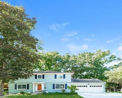 6001 W 103rd Street. Limited-time offer! Get your choice of a free TV or iPad (a $300 value) or enjoy a $300 credit upfront when you move in. Hannah Erickson 480-351-3108 hannah.erickson@realatlas.com www.realatlas.com Meet Romeo, our PM team mascot! He is such a good boy! For every lease signed in the next two weeks, he gets a treat! Don t rent from Wall Street rent from Atlas where you are a ...