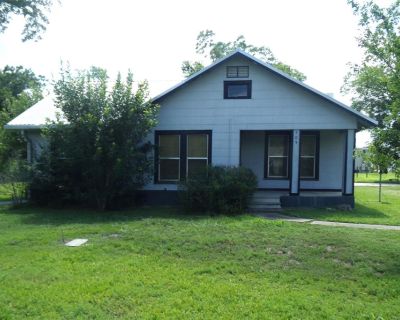 3 Bedroom 2BA 1250 ft Single Family House For Sale in Weimar, TX
