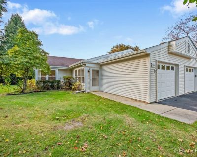 2 Bedroom 1BA 989 ft Condo For Sale in Fox Lake, IL