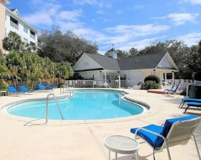 4276 Calinda Ln Apt 132. ***Move-In Special - $500.00 off the first month's rent if you sign the lease in November*** 6-12 month lease option. Mostly furnished 1 bed, 1 bath third-floor condo with washer and dryer available at the Florida Club in Bluewater Bay, Niceville! This bright, open-layout unit features a modern kitchen with stainless steel appliances, a cozy living area, and a private p...