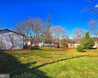 3 Bedroom 2BA 1144 ft Single Family House For Sale in Falling Waters, WV