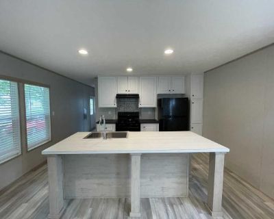 3 Bedroom 2BA 1056 ft Mobile Home For Rent in Buckeye Lake, OH