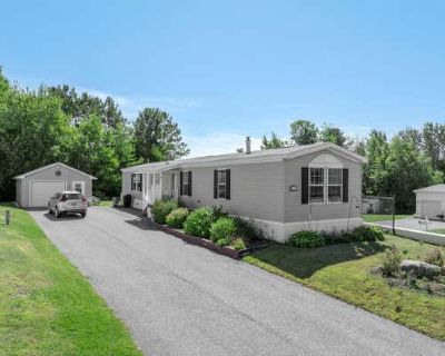 3 Bedroom 2BA 1216 ft Manufactured Home For Sale in BANGOR, ME