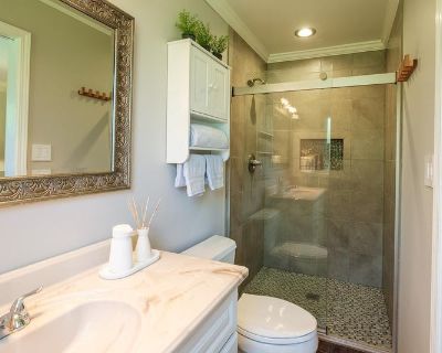 Total rooms: 3. Deposit: $1,400.00 * Utilities included?: No * Fees apply?: No. References are not required. No preference. Smoking is allowed. Not for couples. Furnishings: Unfurnished * Parking: No * Garage: No * Yard/patio: Yes * Balcony/roof terrace: Yes * Disabled access: No * Living room: No * Broadband included: Yes. Availability Available Nov 23 2025 Minimum term 6 months Maximum term N...