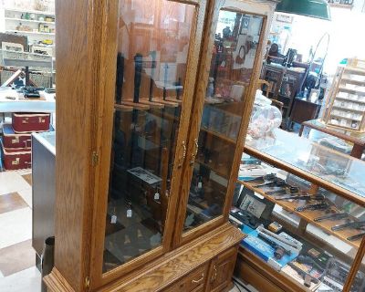 10 Gun oak Display Cabinet