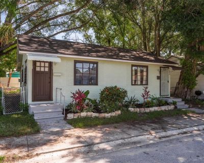 2 Bedroom 2BA 950 ft Multi-Family For Sale in St Petersburg, FL