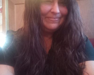 Female Seeking Room in Lake Oswego, OR