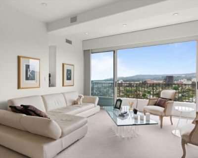 1 Bedroom 2BA 1363 ft Condominium For Sale in Los Angeles, CA