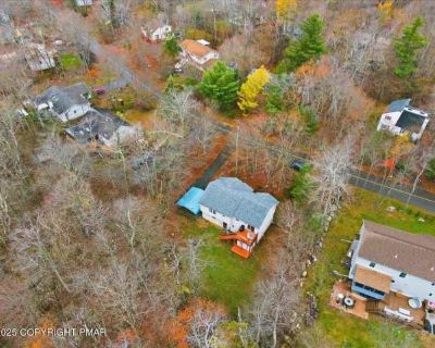 3 Bedroom 2BA 2007 ft Furnished Apartment For Rent in Monroe County, PA