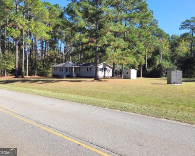 3 Bedroom 2BA 1344 ft Single Family House For Sale in Ocilla, GA