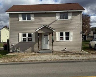 1631 Hyndman St. Meticulously maintained 3 bedroom 1 bath home with a large backyard and off-street parking. New flooring throughout! NO PETS!. 3 Bedroom. 1 Bathroom. 1594 ft