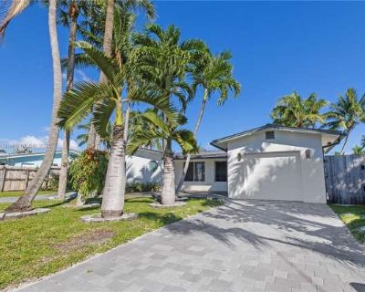 3 Bedroom 2BA 1433 ft Furnished Apartment For Rent in Fort Lauderdale, FL