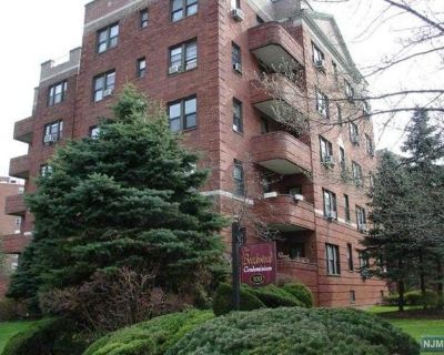 Prospect Ave Apt O, Hackensack, Condo For Rent