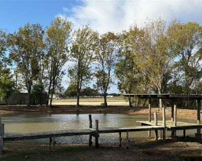 3 Bedroom 1BA 1036 ft E For Sale in Wills Point, Texas