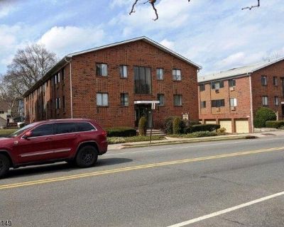 1 Bedroom 1BA Condo For Rent in Bloomfield, NJ