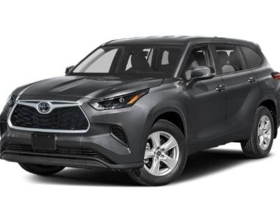 Used 2023 Toyota Highlander LE