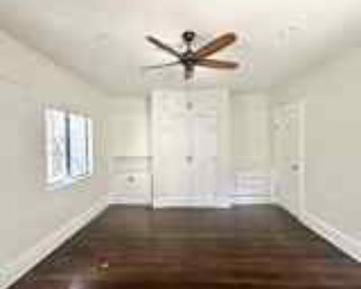 1BA 360 ft² Pet-Friendly Apartment For Rent in Long Beach, CA 413 E 7th St unit 15