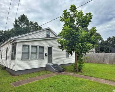 2 Bedroom 1BA 1023 ft Single Family Home For Sale in METROPOLIS, IL