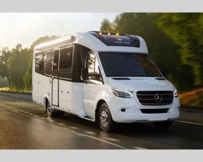 2025 Leisure Travel Unity U24MBL