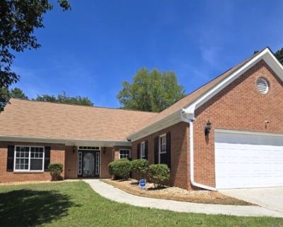 River Lake Shr, Ellenwood, Home For Sale