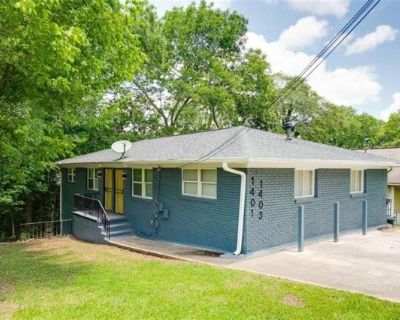 Pine Ave, East Point, Home For Sale