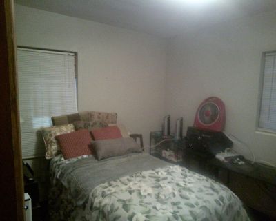 Small room for rent in lakeland, Florida