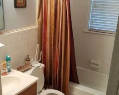 Minimum stay: 1 month. Deposit: 600. Bills included. Age preference: 18 - 70. Available for students. comfortable room with a double bed and queen size bed. Beautiful and spacious furnished rooms. Double bed wardrobe and desk Equipped internet wifi kitchen and bathroom full, washing machine, microwave heating, TV Large, Bright and quiet apartment.