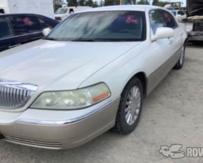 2005 Lincoln Town Car