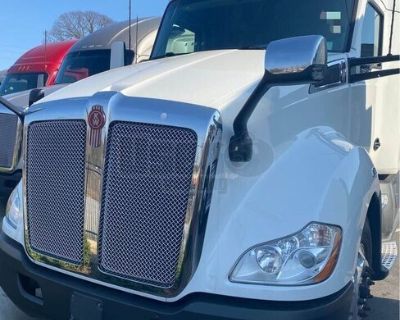 (2) 2019 Kenworth T680 Double Bunk Sleeper Cab Semi Truck