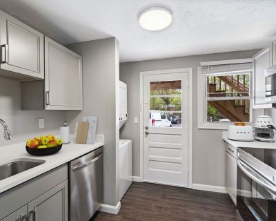 2 Bedroom 1BA 830 ft Pet-Friendly Apartment For Rent in Groton, CT