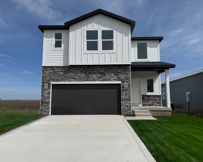 5 Bedroom 3BA 1994 ft Single Family House For Sale in Waukee, IA