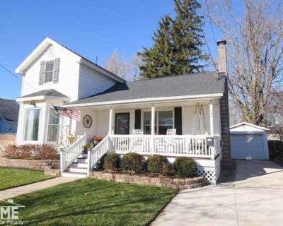 3 Bedroom 2BA 1438 ft Single Family Home For Sale in SAINT JOHNS, MI