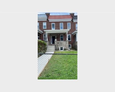 Everyone welcome. House. 1 bedrooms total. 1 bedrooms available (Single Room). 1 bathrooms. 1 months minimum stay. Available now.. **Private ROOM Available** Monthly Rent: 1BR with SHARED BATH - $700 Security Deposit: $700 Lease: Units are SINGLE occupancy (1 Person) **$150/month for Double Occupancy Month to Month Lease NO smoking and NO pets Utilities Included in Rent: Water, Electric, A/C, T...