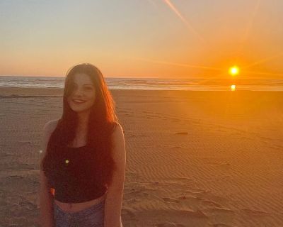 Katie - Needs an Apartment on iROOMit or a Room