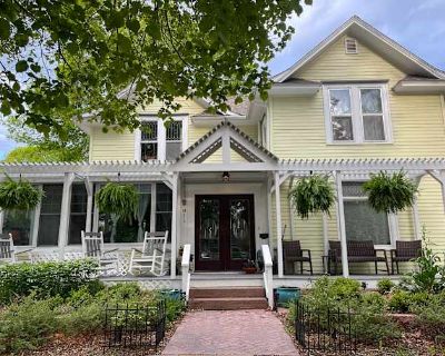 Available on: now. Unfurnished. Pet friendly. Parking available * Internet included * Dog friendly * 40+ years welcome Kristin will require background checks for this room Learn more. Fabulous 1800 s home with all the modern updates located in old town. Very walkable to all the restaurants and shops. Mature landscaping, pond w waterfall, multiple outdoor areas to sit and relax. Large kitchen wi...