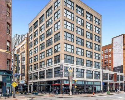 2 Bedroom 2BA 1705 ft Condominium For Sale in CLEVELAND, OH