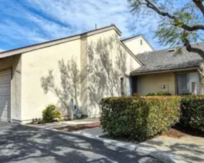 3 Bedroom 2BA 1068 ft Condo For Rent in Tustin, CA