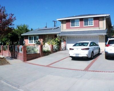 3 beds 2 bath house vacation rental in Los Angeles, CA