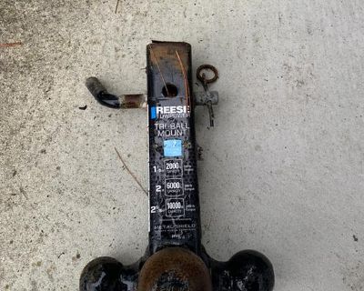 Tri ball trailer hitch