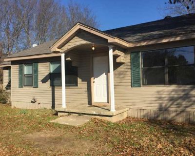 2 Bedroom 1BA 0 ft Pet-Friendly Apartment For Rent in Longview, TX