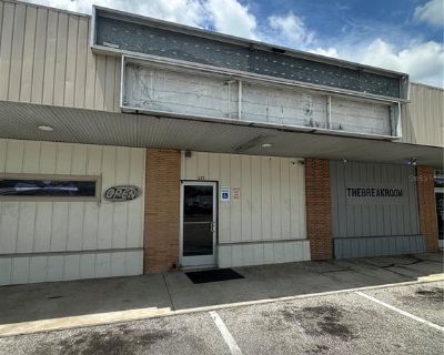 6995 ft Commercial Property For Rent in Venice, FL