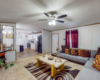 Avg / night: $187. One-Acre Retreat near National Forest with Private Pool | Located in Oakhurst, TX | 4.38 Stars | 3 Bed, 2 Bath | No Pets. No pets. Max 6 guests. A true little piece of Texas, this Oakhurst vacation rental sits on 1 acre of land - enjoy a fenced sundeck with a private pool and a firepit (firewood provided!). Spend relaxing days making a splash and exploring the surrounding are...