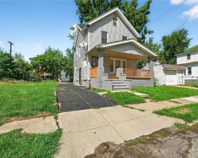 3 Bedroom 1.5BA 1072 ft Apartment For Rent in Cleveland, OH